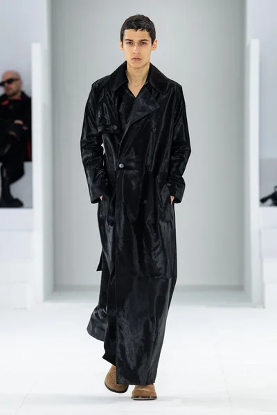 Look 11